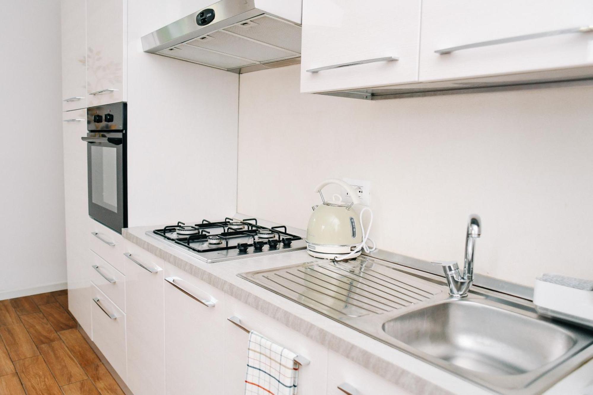 Lora Diamond Suite ,Free Parking, Self Check In,3 Como Exterior foto
