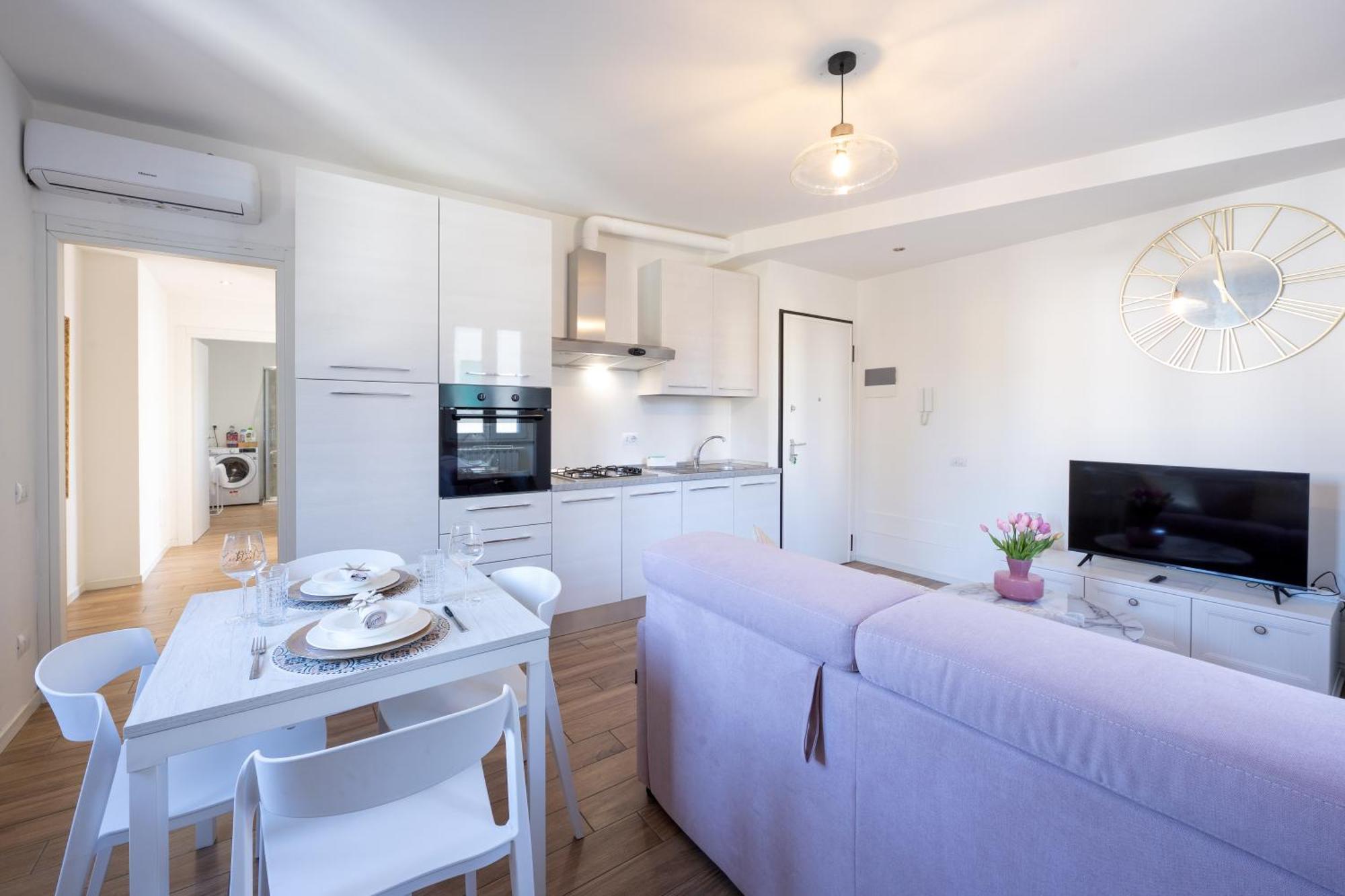 Lora Diamond Suite ,Free Parking, Self Check In,3 Como Exterior foto