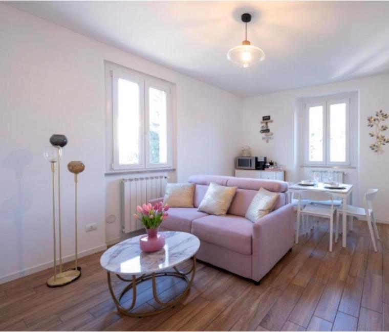 Lora Diamond Suite ,Free Parking, Self Check In,3 Como Exterior foto